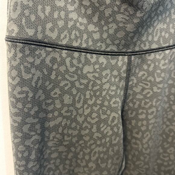 Offline by Aerie 7/8 Leggings High Rise Animal Print Black Gray Small - Picture 5 of 5